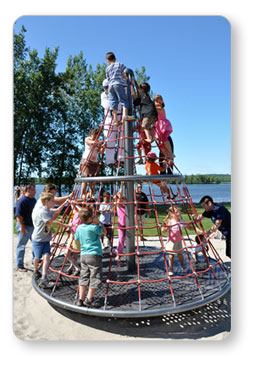 DX-2100-F - With several children playing